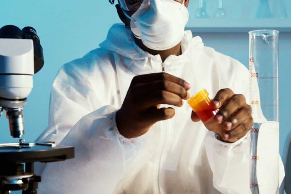 Respirator face mask for industrial and lab workers